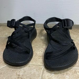 Chaco solid black double strap, size 6